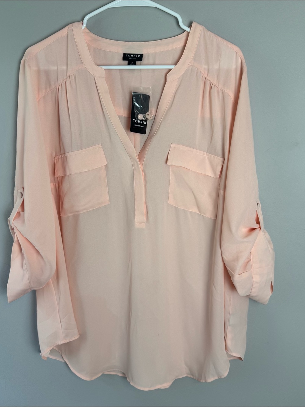 NWT Torris Light Peach Split-Neck Blouse with Pockets Size 2XL